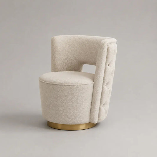 Poltrona girevole in tessuto bouclé avorio con schienale curvo e base oro, 72 x 72 x 82 cm